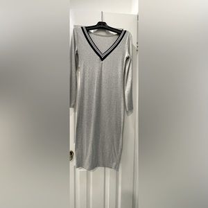 Knee length long sleeve dress - XS